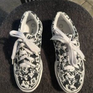 Disney Mickey Mouse Sneakers-Excellent condition-like NEW